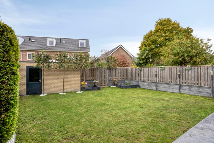 Photo 37 of Roelantlaan 26