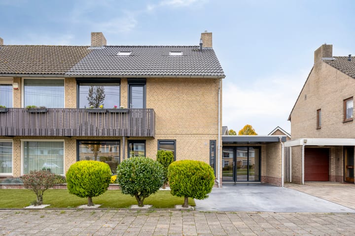 Photo 43 of Roelantlaan 26