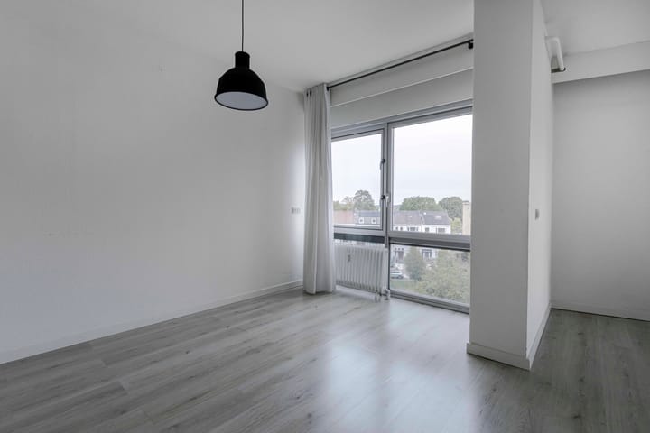 Photo 10 of Oranjeplein 224