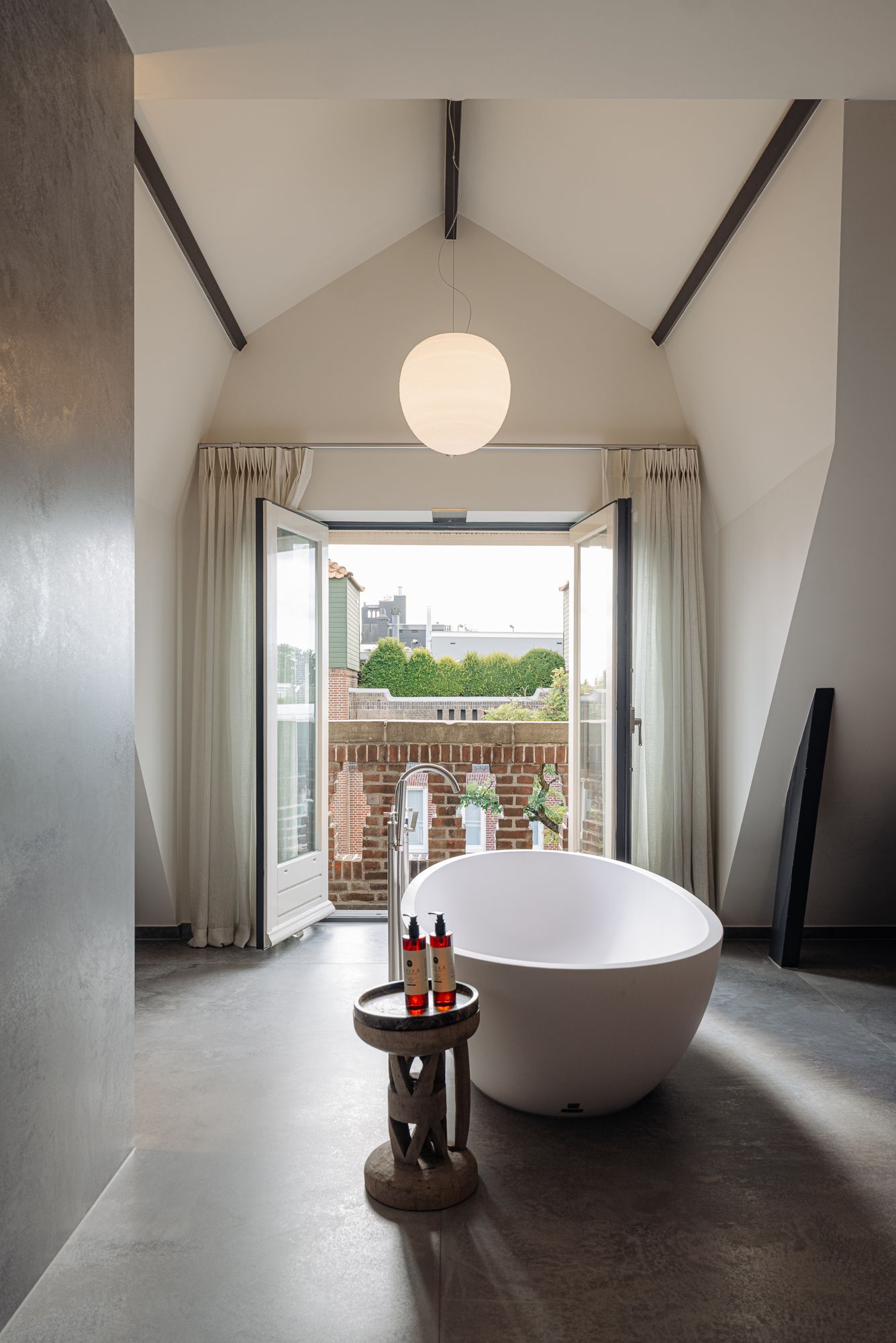 Photo 30 of De Lairessestraat 90-3L