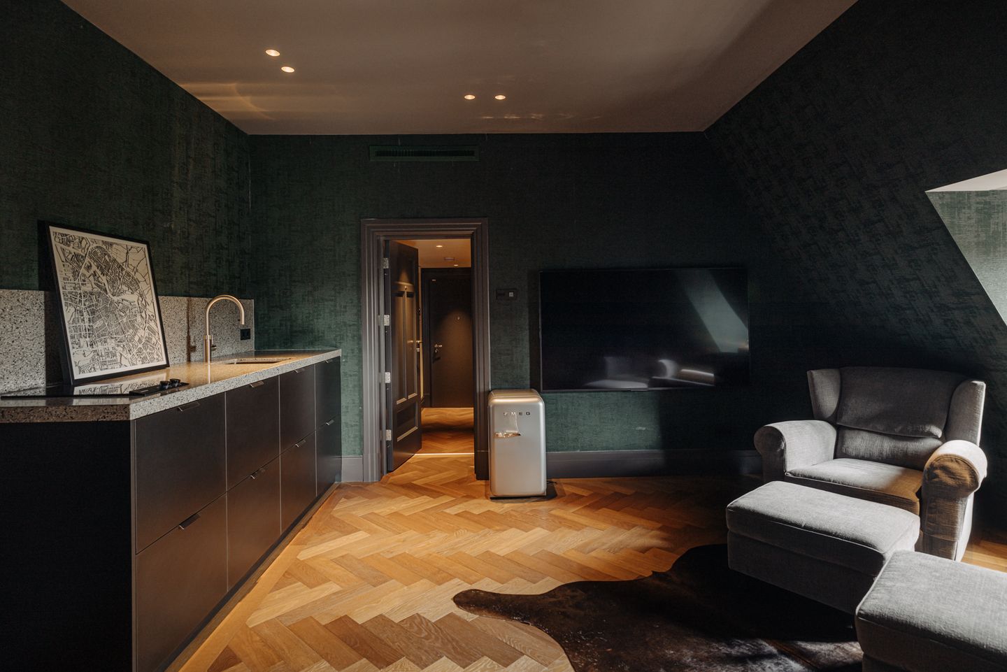 Photo 40 of De Lairessestraat 90-3L