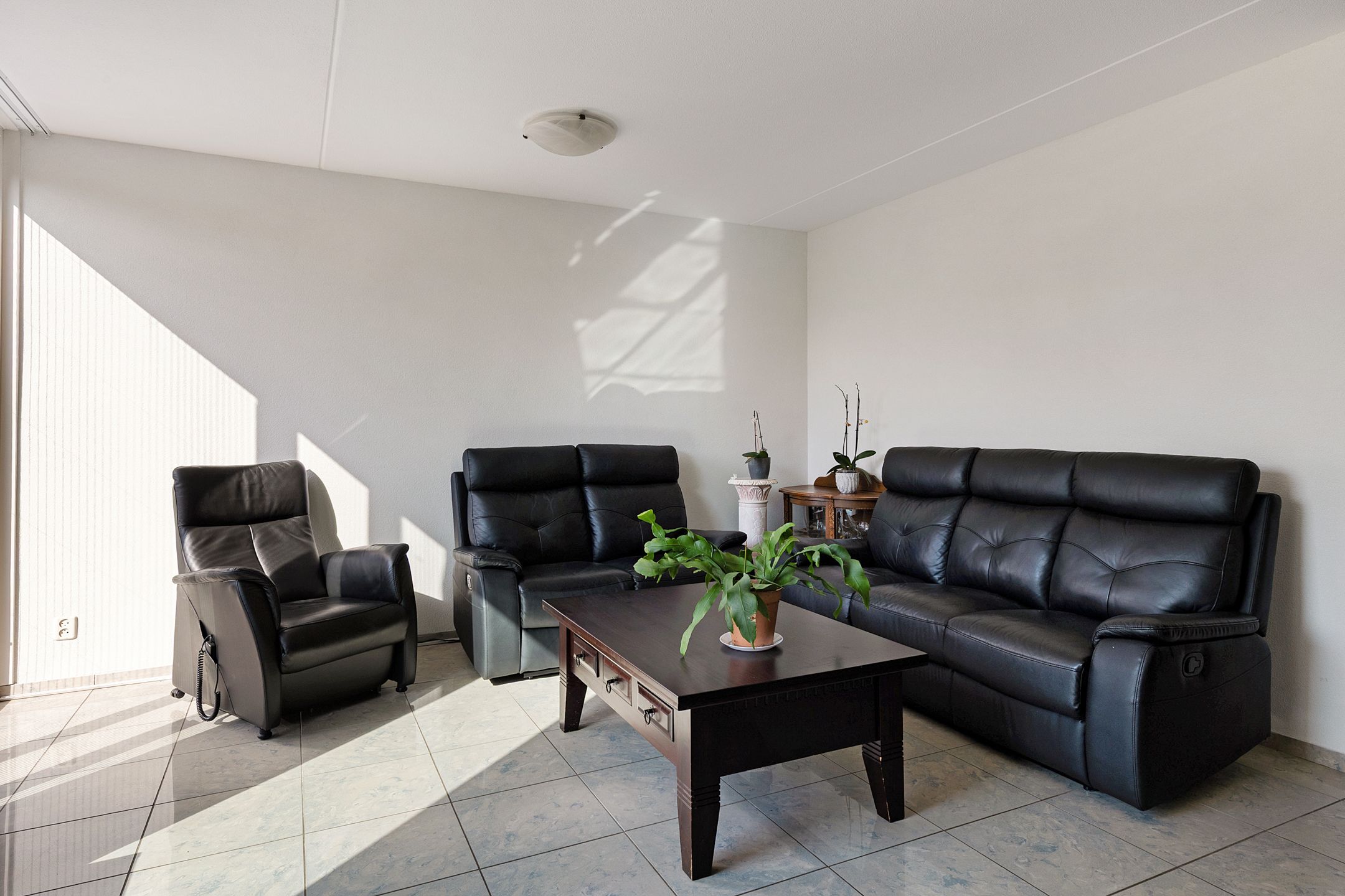 Foto 15 van Johan Ellenbergerstraat 4