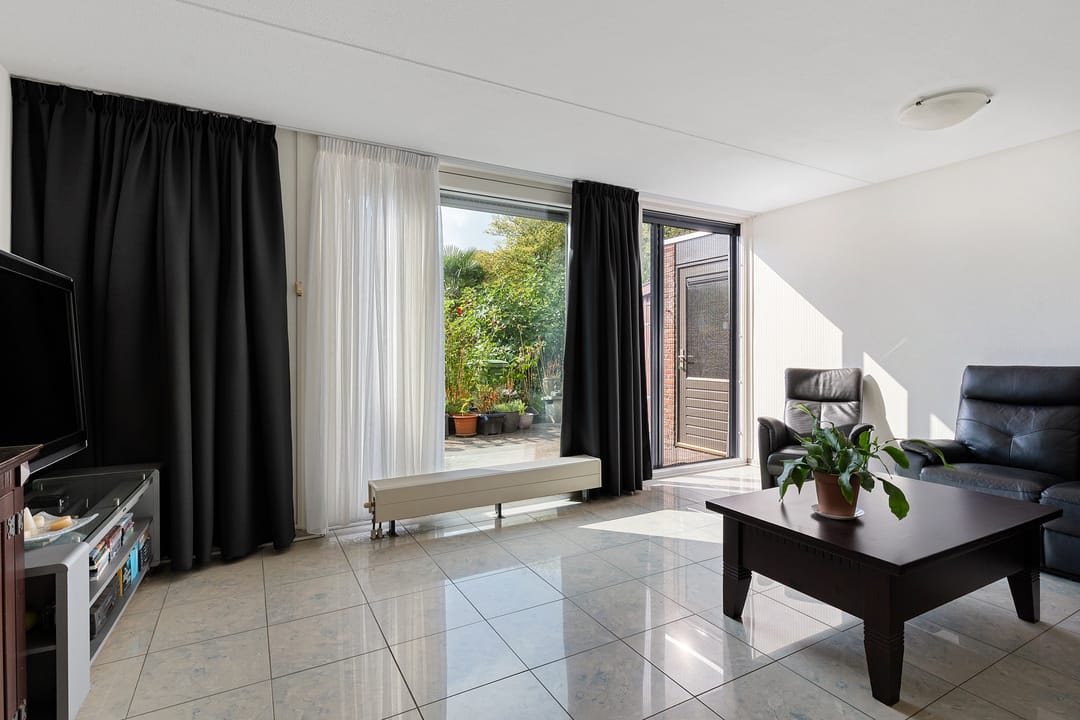 Foto 16 van Johan Ellenbergerstraat 4