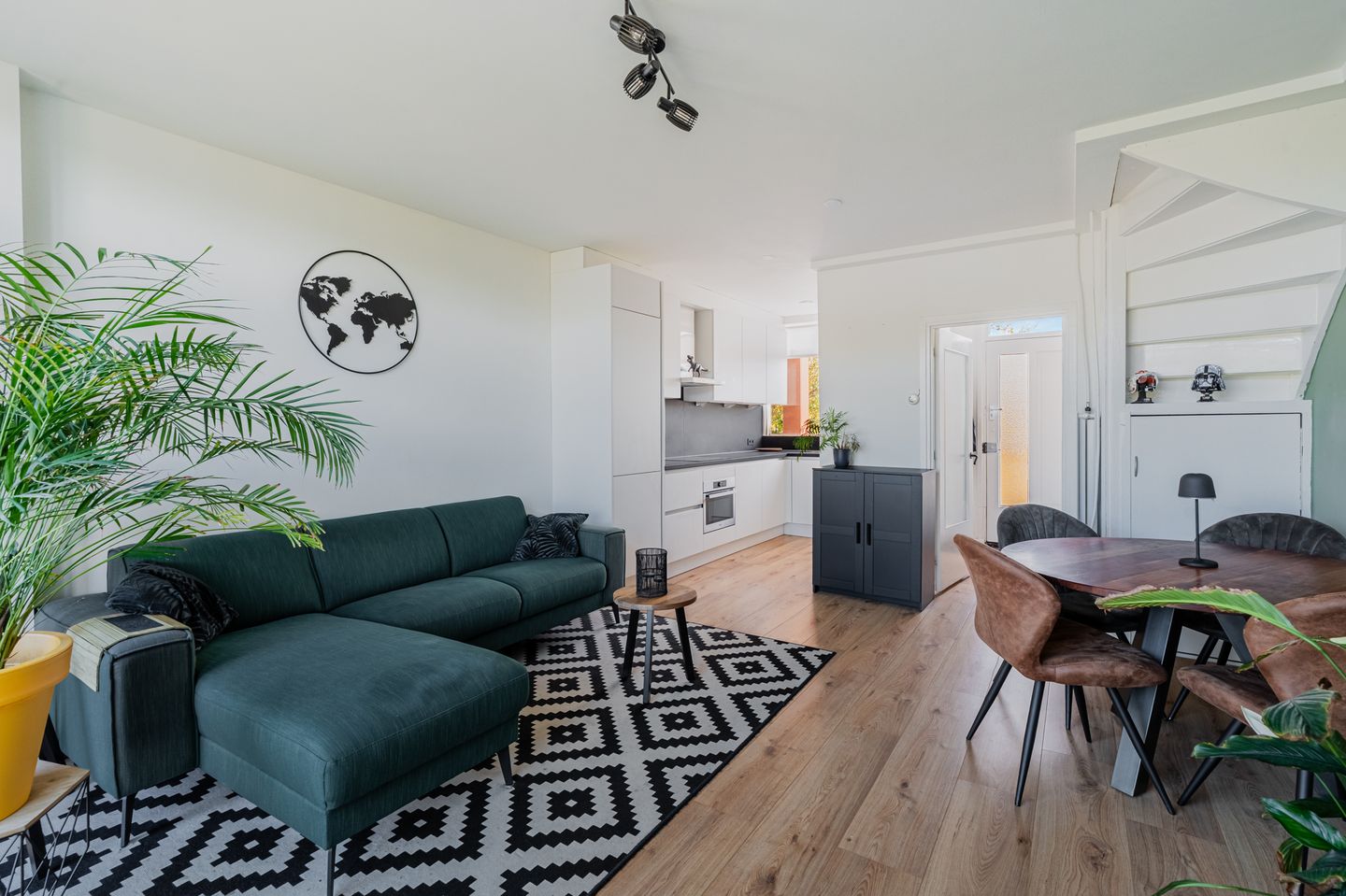 Foto 10 van Zilverschoonplein 32