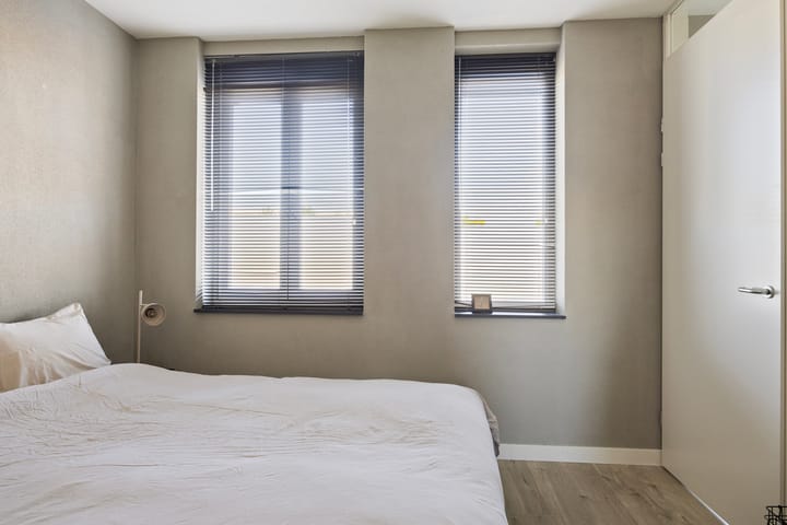 Photo 14 of Julianastraat 11-B