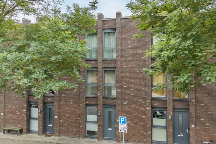 Foto 5 van Eva Besnyöstraat 8