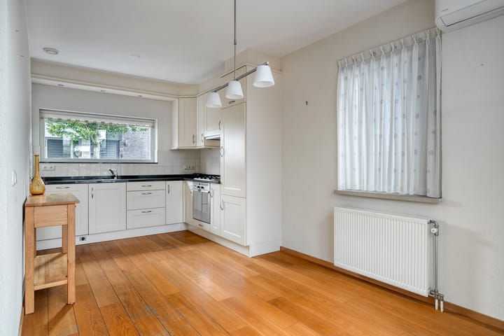 Photo 8 of Strohuls 6