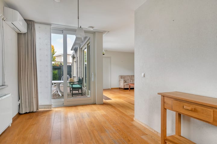 Photo 11 of Strohuls 6