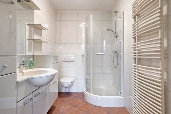 Photo 14 of Strohuls 6