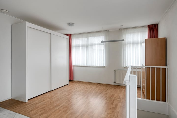 Photo 20 of Strohuls 6