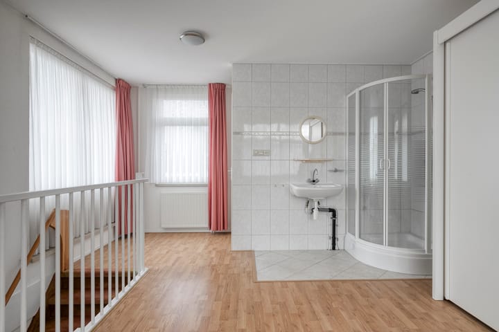 Photo 21 of Strohuls 6