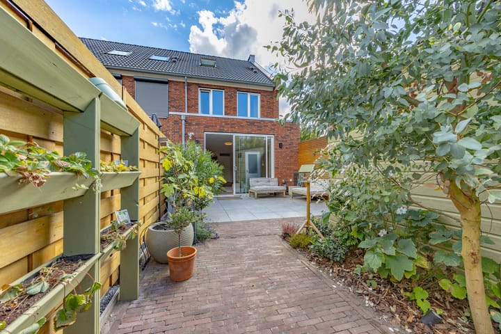 Foto 13 van Kerstanjeburch 1