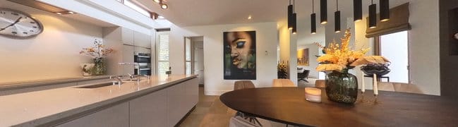 Leefkeuken met elektrische haard