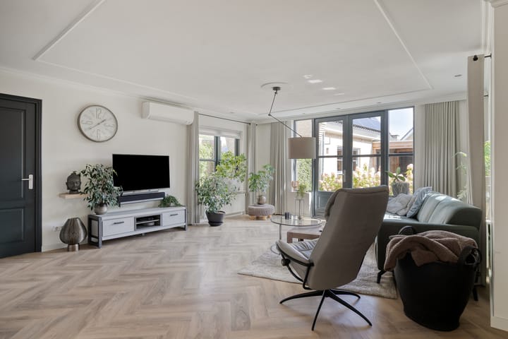 Foto 8 van Molenlaan 9