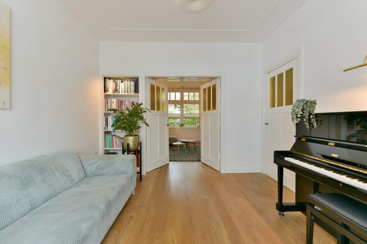 Foto 15 van van Oosthuyselaan 65