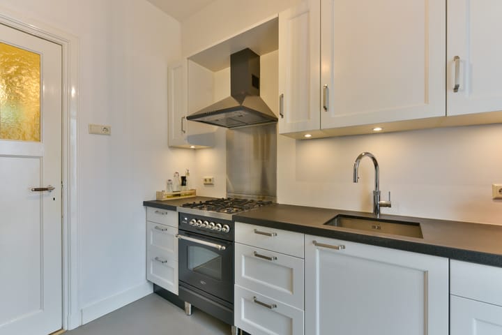 Foto 23 van van Oosthuyselaan 65