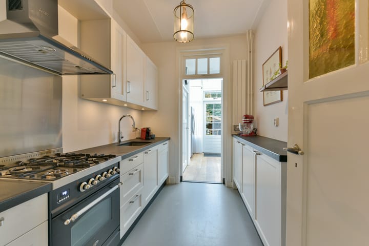 Foto 24 van van Oosthuyselaan 65