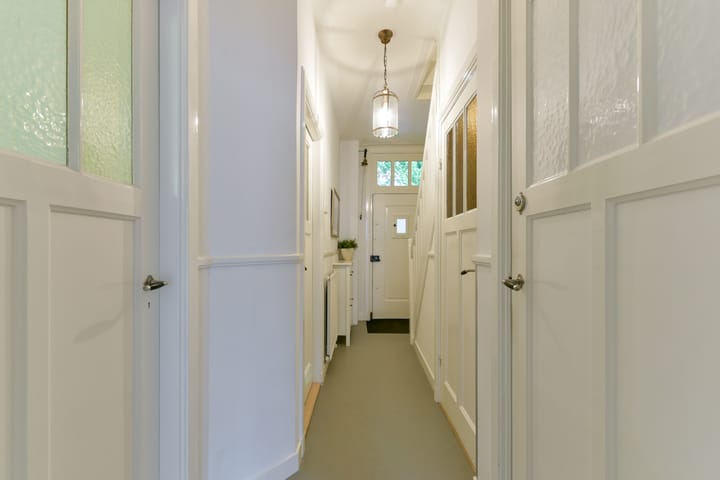 Foto 34 van van Oosthuyselaan 65