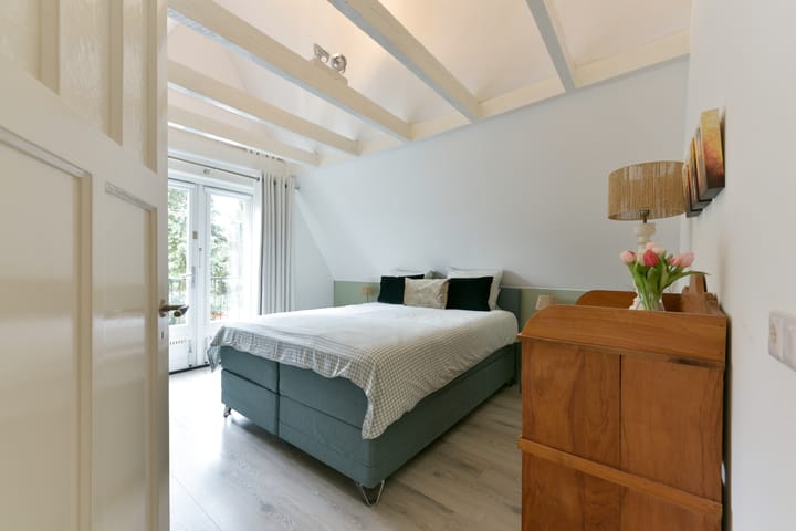 Foto 37 van van Oosthuyselaan 65