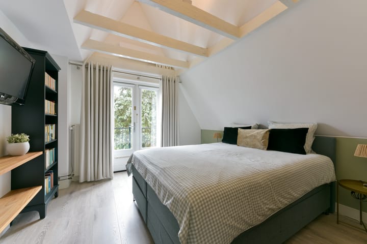 Foto 38 van van Oosthuyselaan 65