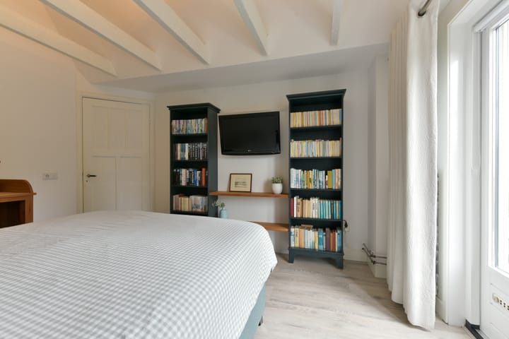 Foto 40 van van Oosthuyselaan 65