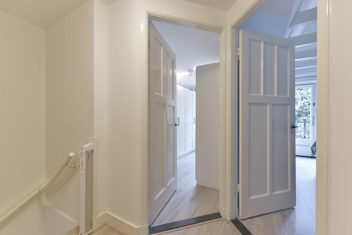 Foto 47 van van Oosthuyselaan 65