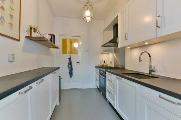 Foto 22 van van Oosthuyselaan 65