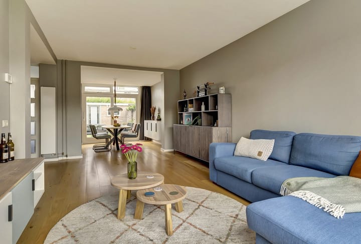 Photo 5 of Van der Duyn van Maasdamstraat 22