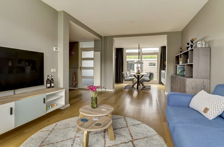 Photo 6 of Van der Duyn van Maasdamstraat 22