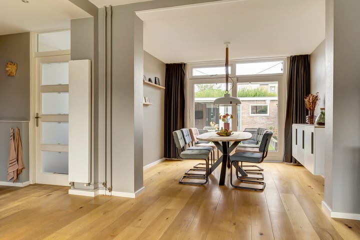 Photo 7 of Van der Duyn van Maasdamstraat 22