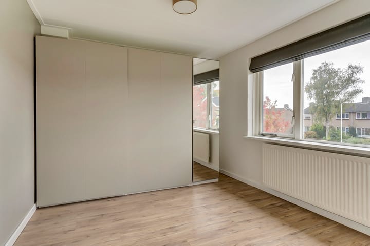 Photo 18 of Van der Duyn van Maasdamstraat 22