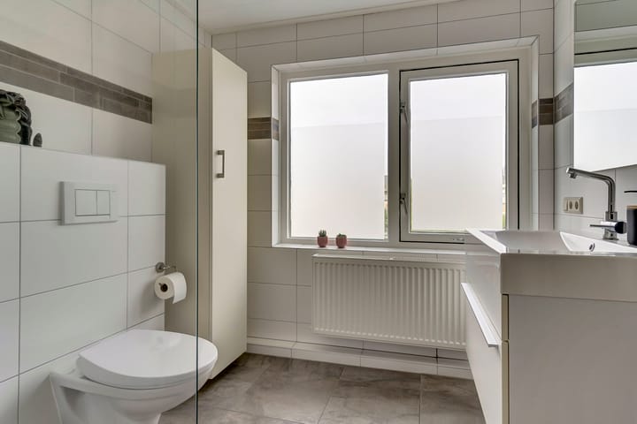 Photo 20 of Van der Duyn van Maasdamstraat 22