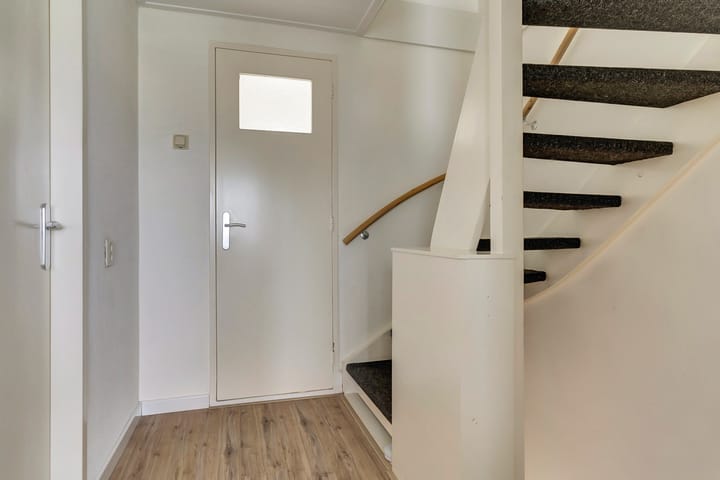 Photo 24 of Van der Duyn van Maasdamstraat 22