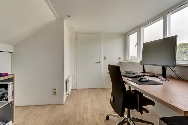 Photo 26 of Van der Duyn van Maasdamstraat 22