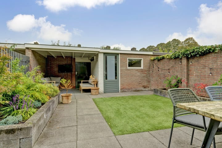 Photo 27 of Van der Duyn van Maasdamstraat 22