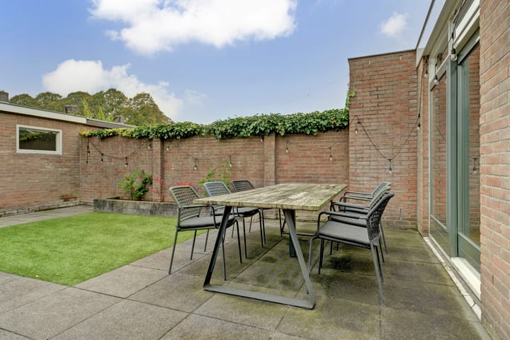 Photo 30 of Van der Duyn van Maasdamstraat 22