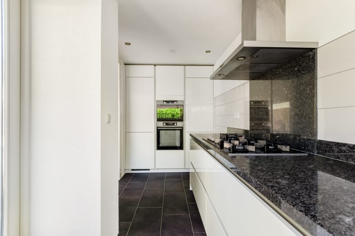 Foto 8 van Henegouwenlaan 8