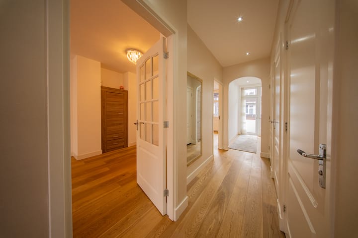 Photo 16 of Linnaeusstraat 106