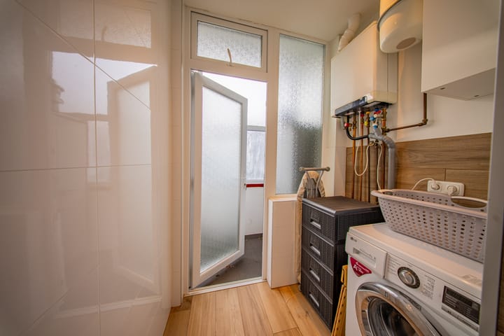 Photo 18 of Linnaeusstraat 106