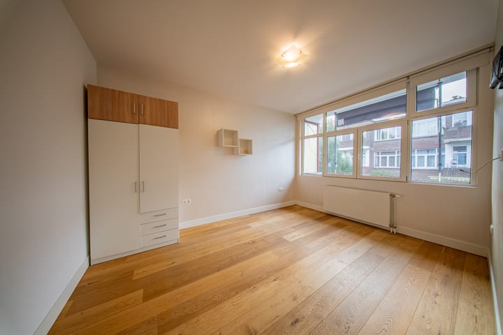 Photo 20 of Linnaeusstraat 106