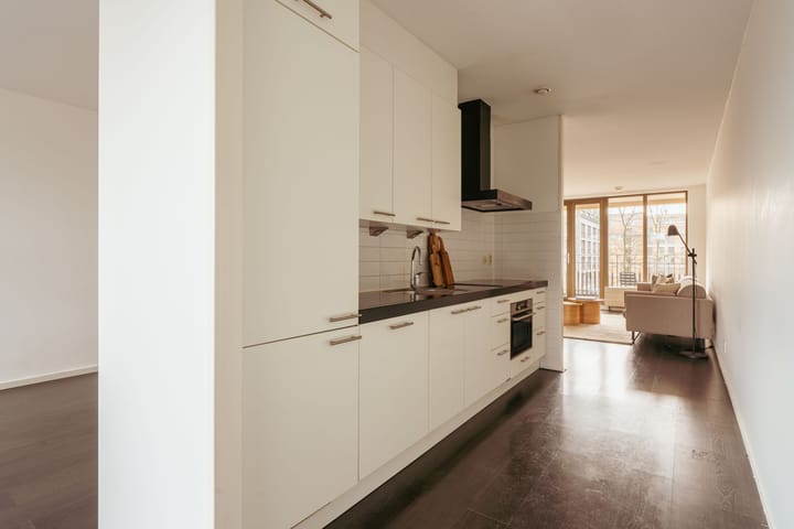 Foto 28 van Titus van Rijnstraat 272