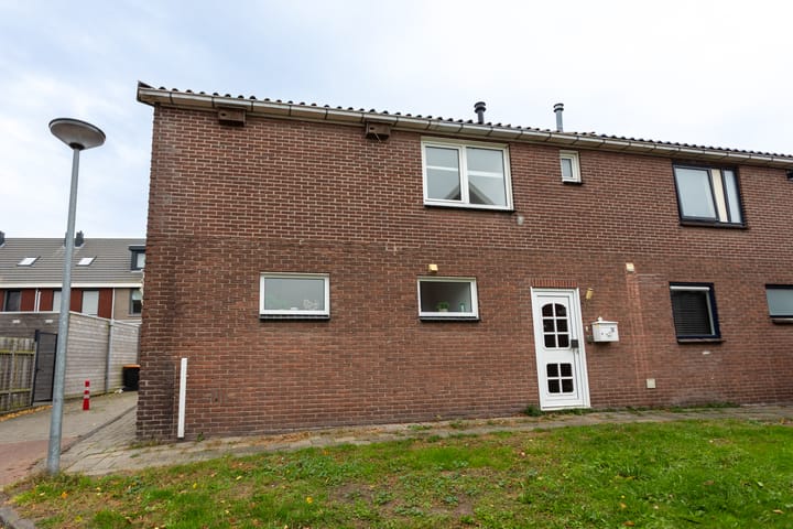 Photo 3 of Julianaweg 2-A