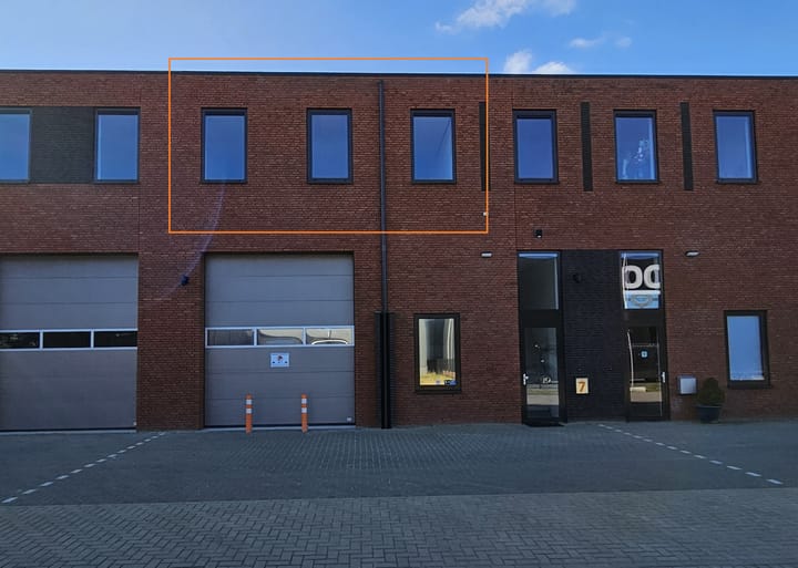 Voltstraat 7, Nieuwveen