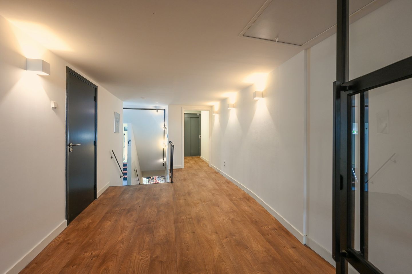View photo 5 of Denneweg 56