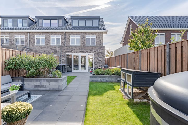 Foto 3 van Wilgenroos 49