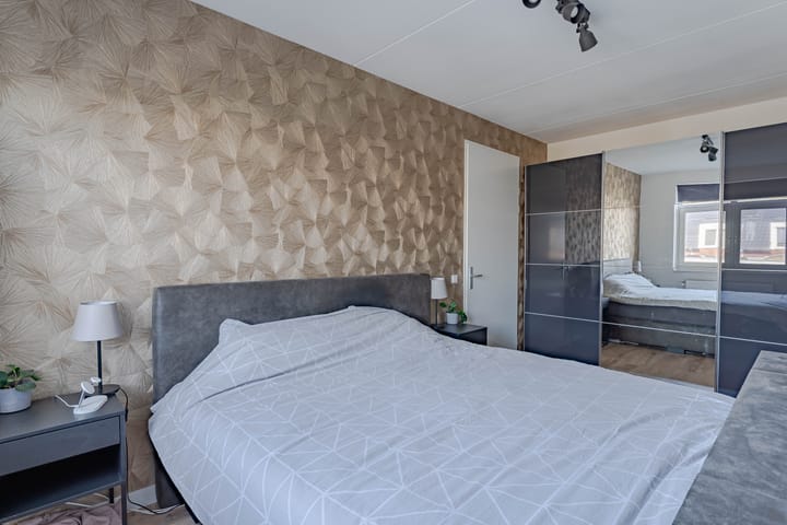 Photo 18 of Wilgenroos 49