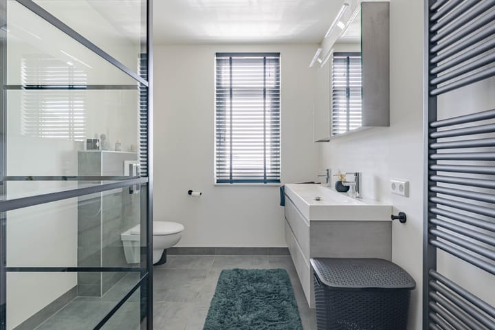 Photo 22 of Wilgenroos 49