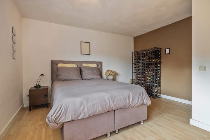 Foto 30 van Amroth 24