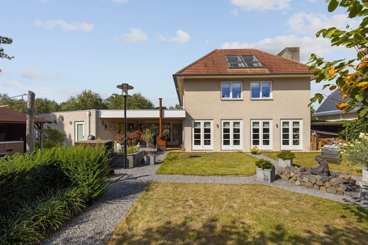 Foto 50 van Amroth 24