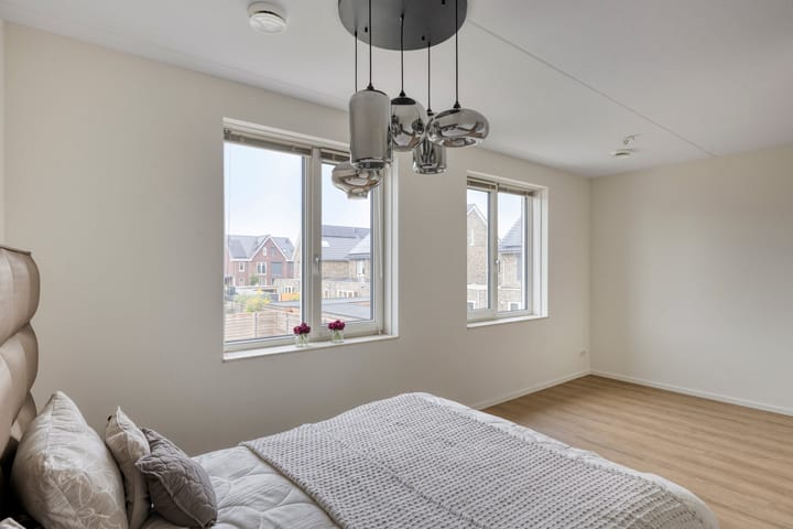 Photo 15 of J. Grootendorststraat 13